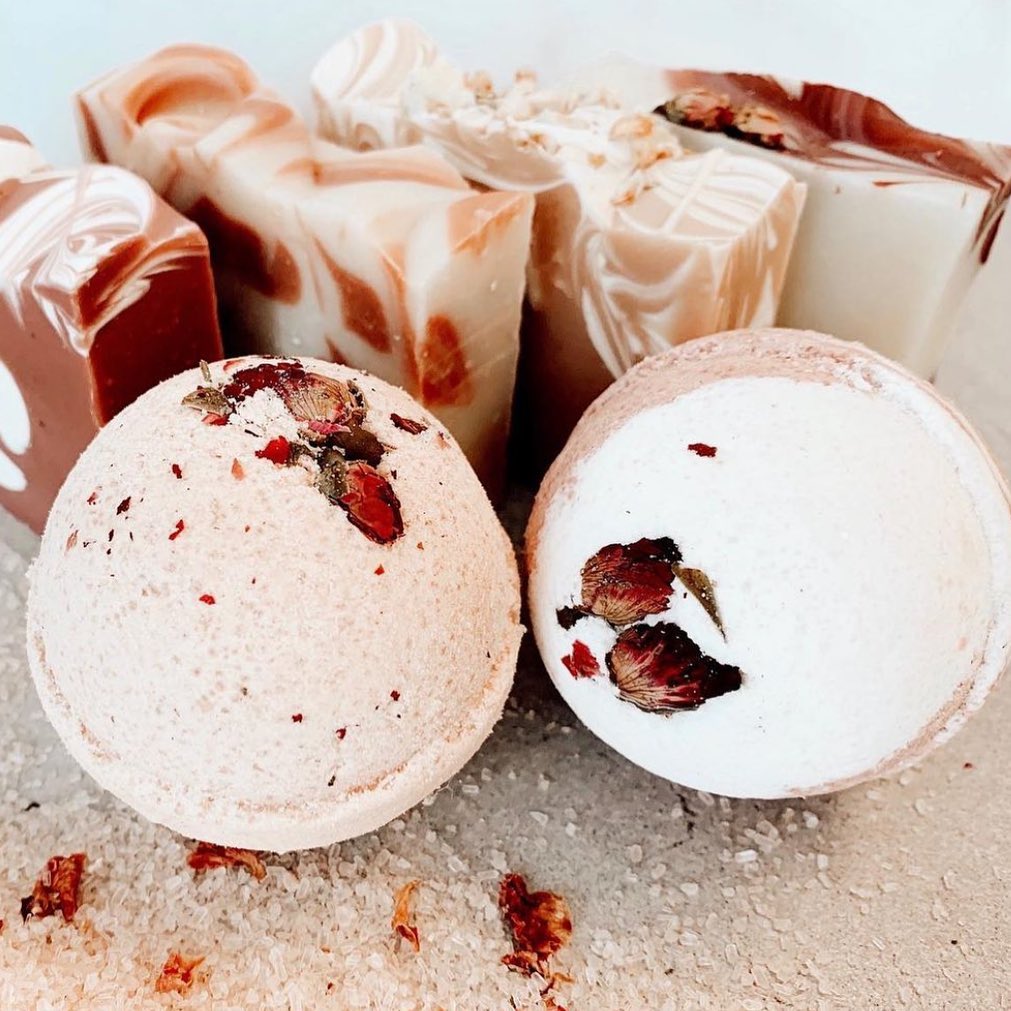 soap bar (soap and bathbombs